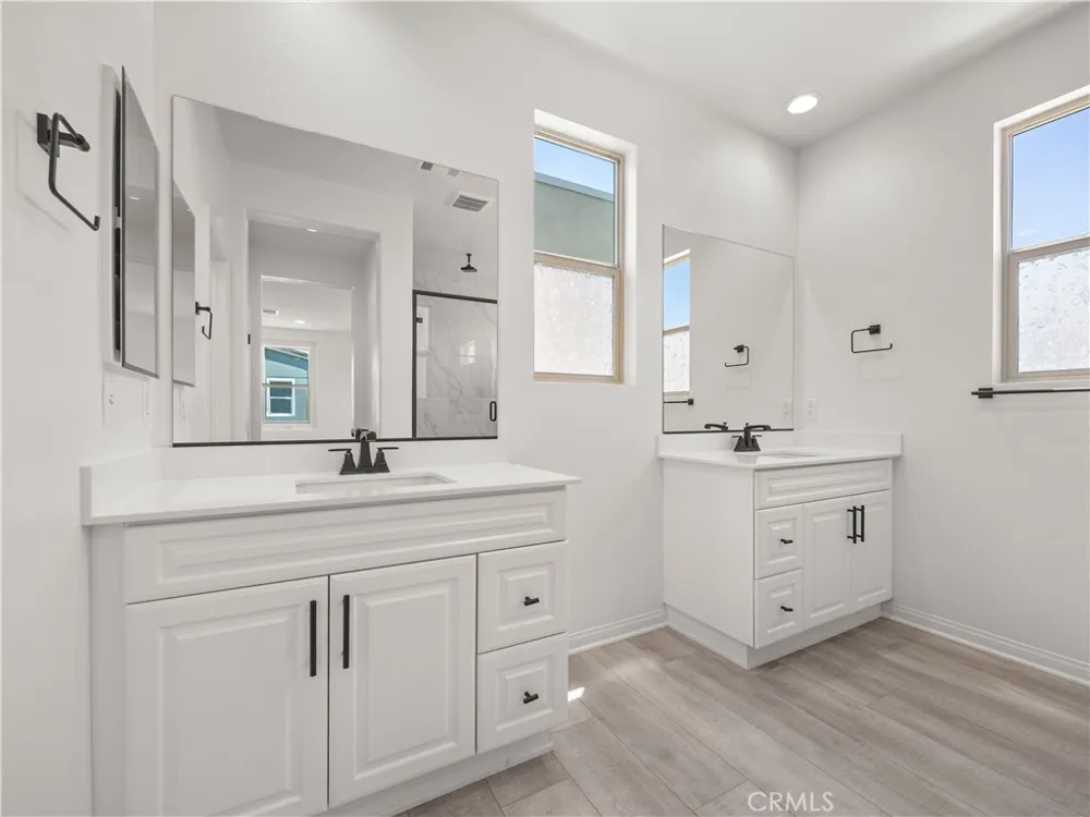 27448 Pioneer Court Valencia, CA 91381