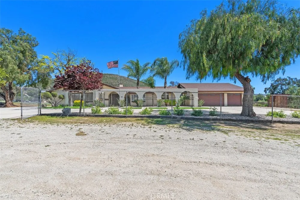 37790 Los Alamos Road Murrieta, CA 92563
