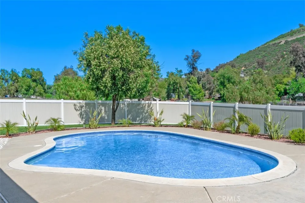 37790 Los Alamos Road Murrieta, CA 92563