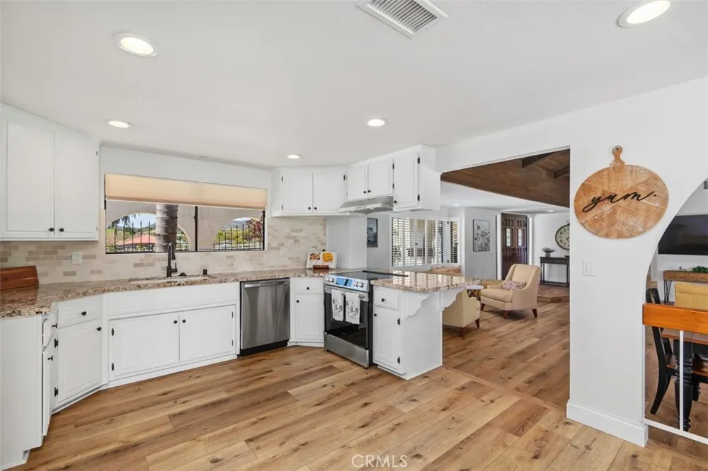 37790 Los Alamos Road Murrieta, CA 92563