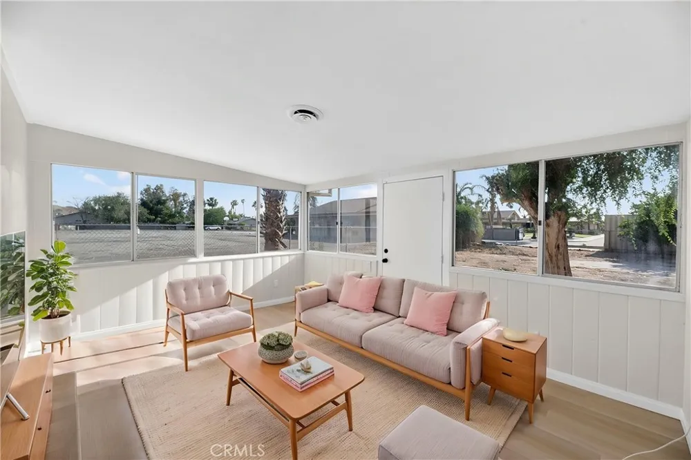 531 S Thompson Street Hemet, CA 92543