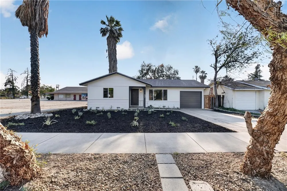 531 S Thompson Street Hemet, CA 92543