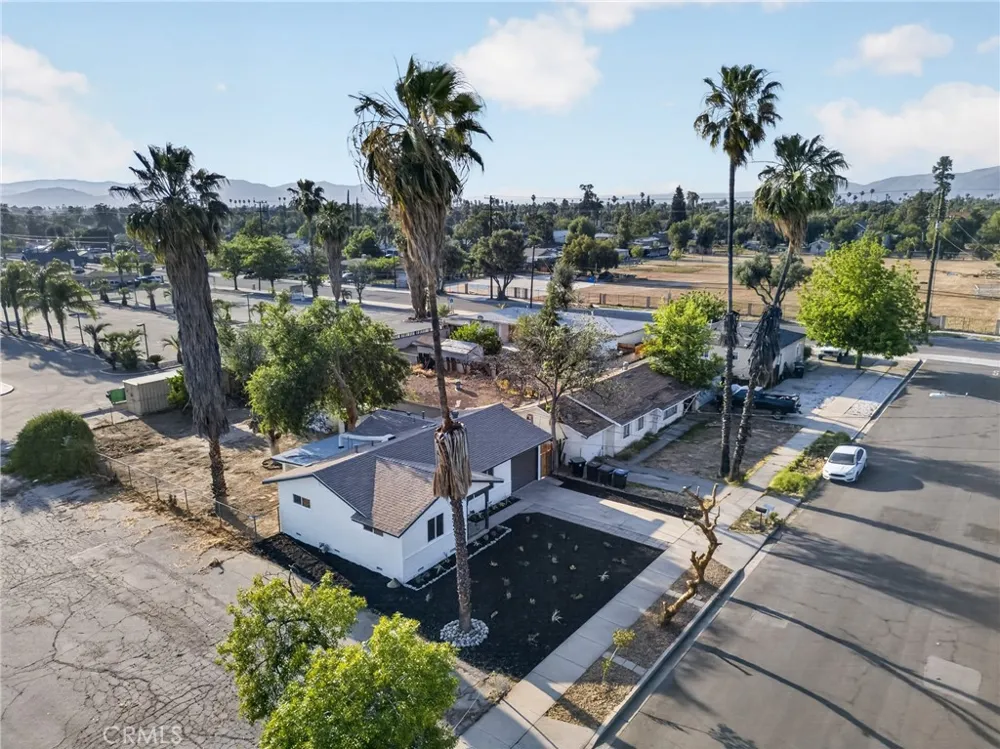 531 S Thompson Street Hemet, CA 92543