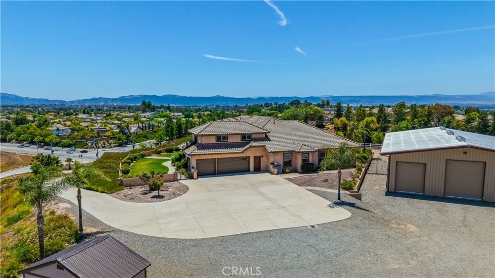 32032 La Serena Temecula, CA 92591