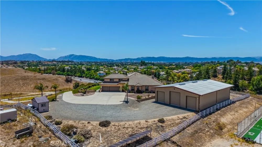 32032 La Serena Temecula, CA 92591