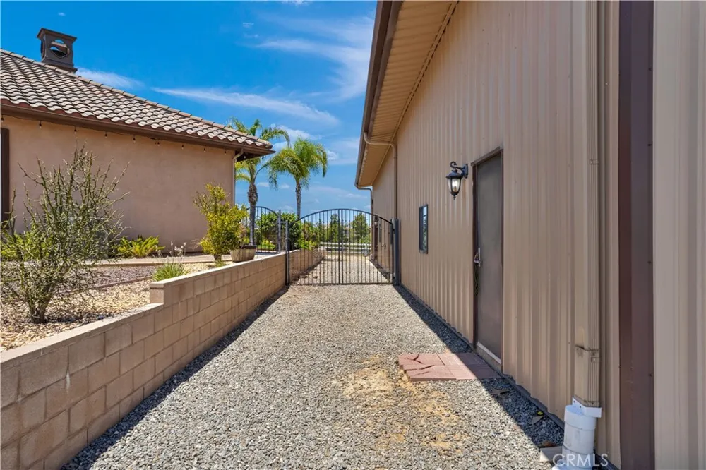 32032 La Serena Temecula, CA 92591