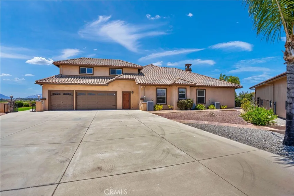 32032 La Serena Temecula, CA 92591