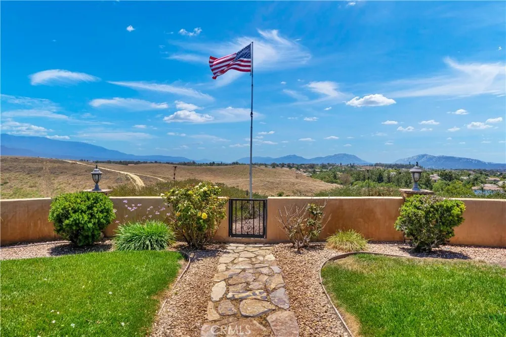32032 La Serena Temecula, CA 92591