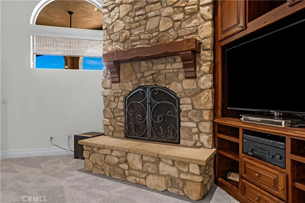 32032 La Serena Temecula, CA 92591