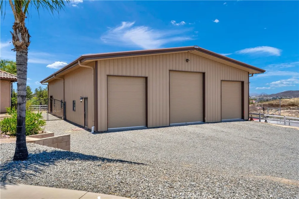 32032 La Serena Temecula, CA 92591