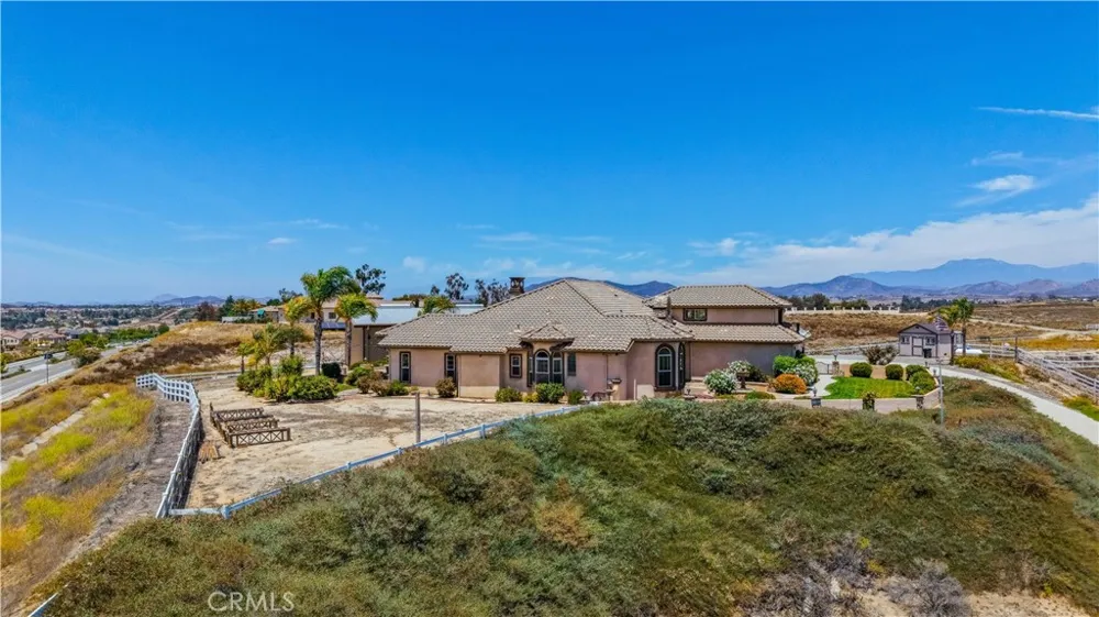 32032 La Serena Temecula, CA 92591