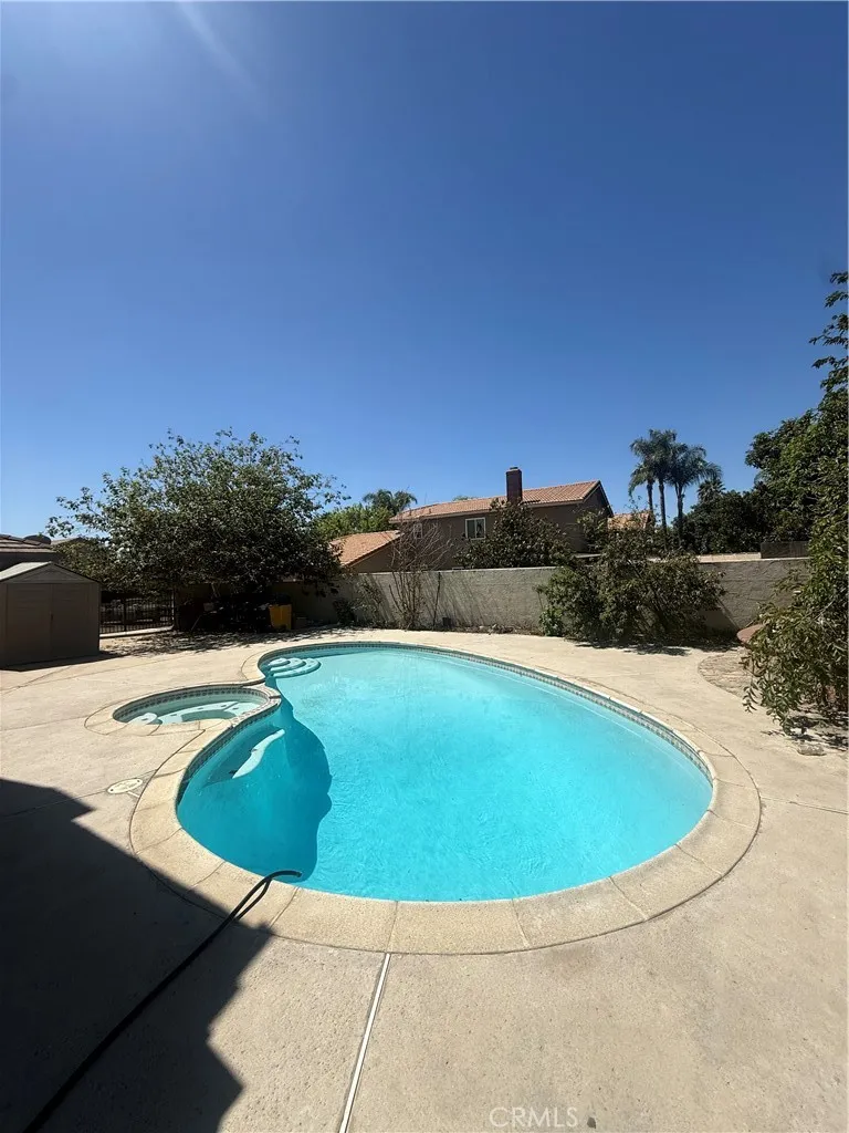 3054 Forest Rialto, CA 92377