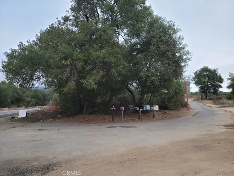 32 W Decker Canyon Road