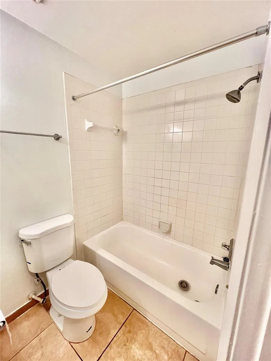 741 NW 104TH AVENUE #203 Pembroke Pines, FL 33026