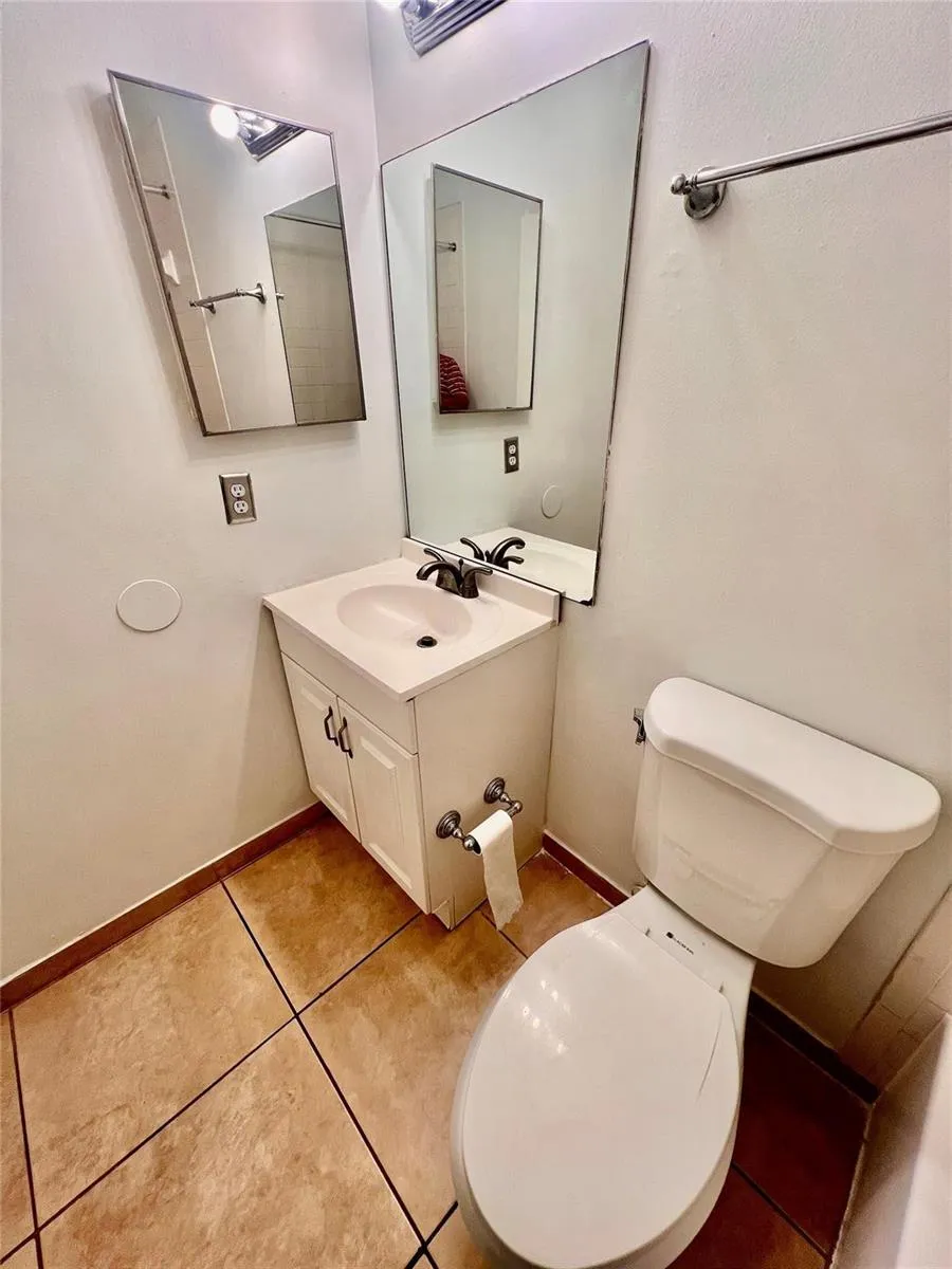 741 NW 104TH AVENUE #203 Pembroke Pines, FL 33026