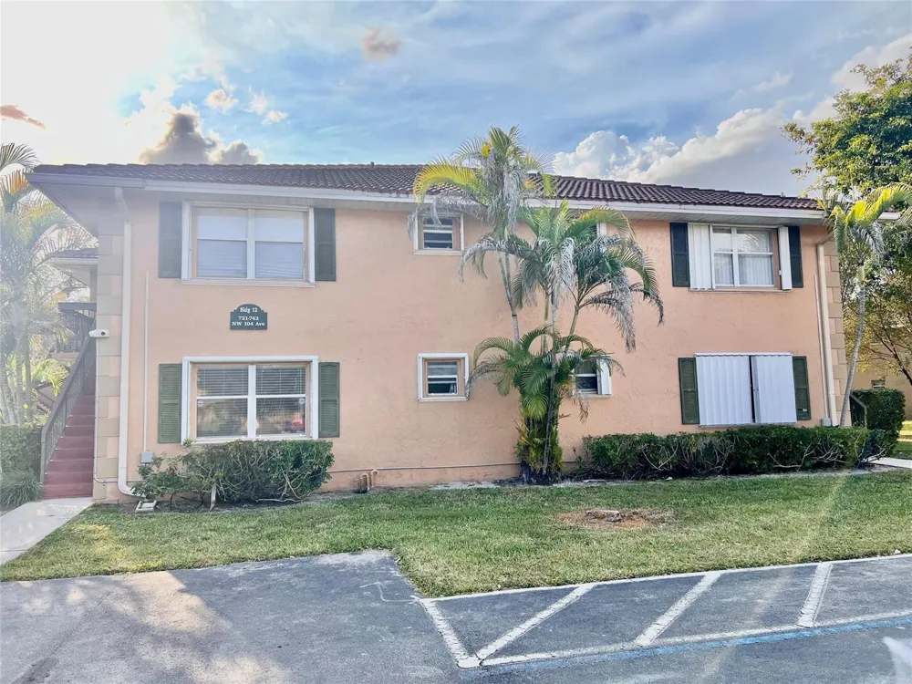 741 NW 104TH AVENUE #203 Pembroke Pines, FL 33026
