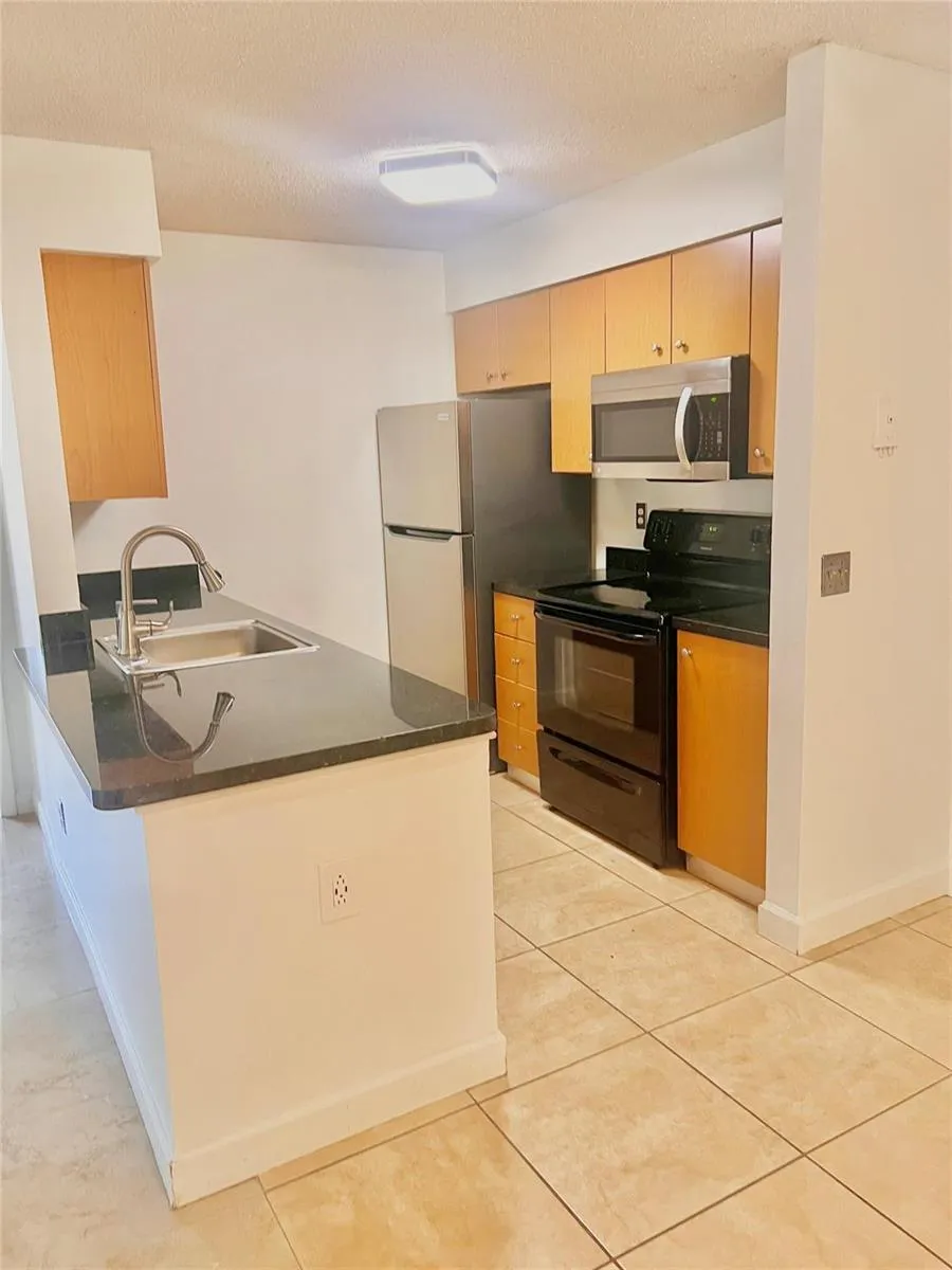 741 NW 104TH AVENUE #203 Pembroke Pines, FL 33026