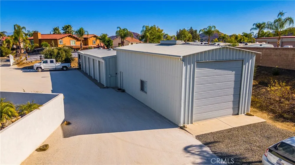 22475 Loch Lomond Drive Canyon Lake, CA 92587