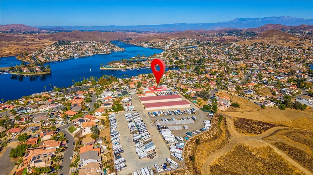 22475 Loch Lomond Drive Canyon Lake, CA 92587