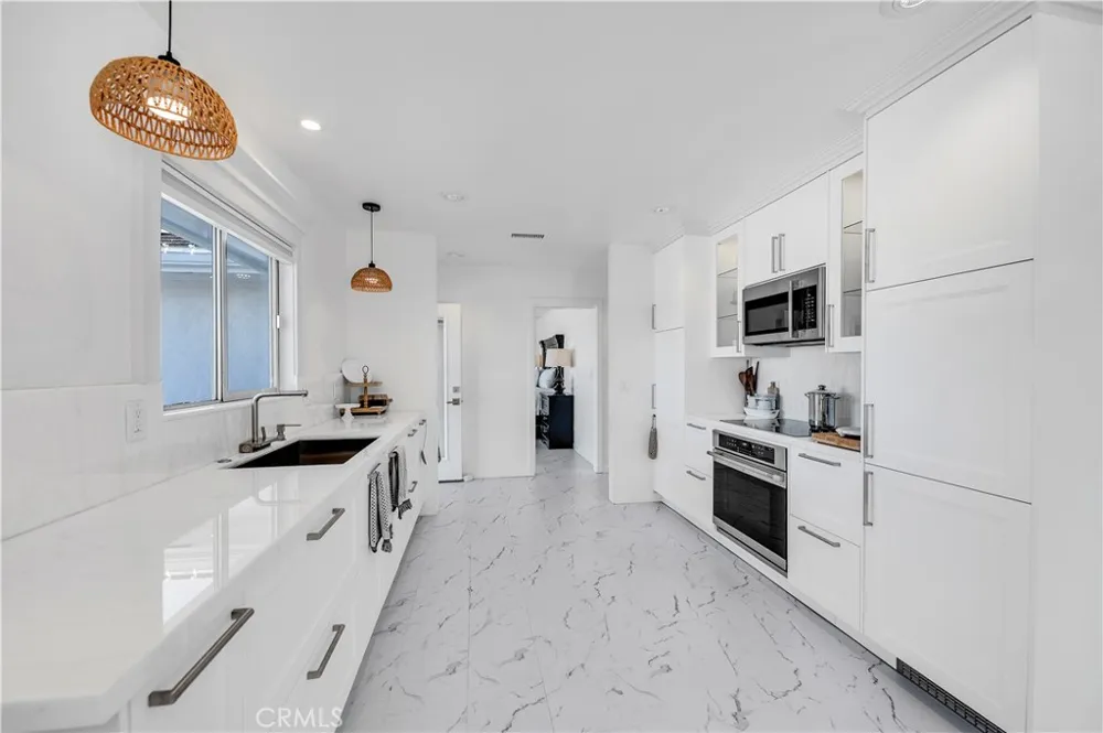 22475 Loch Lomond Drive Canyon Lake, CA 92587