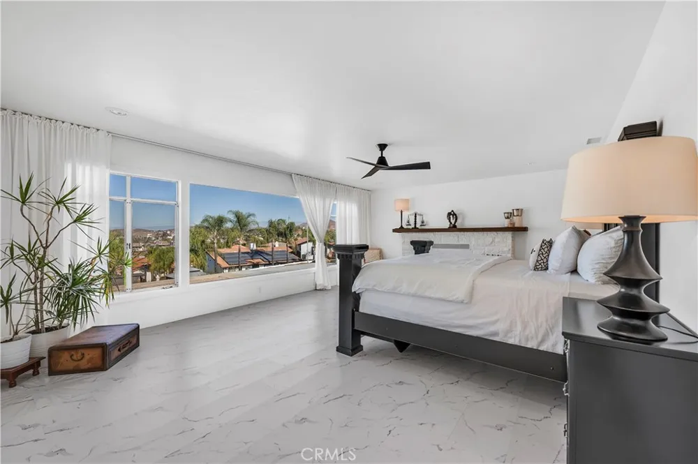 22475 Loch Lomond Drive Canyon Lake, CA 92587