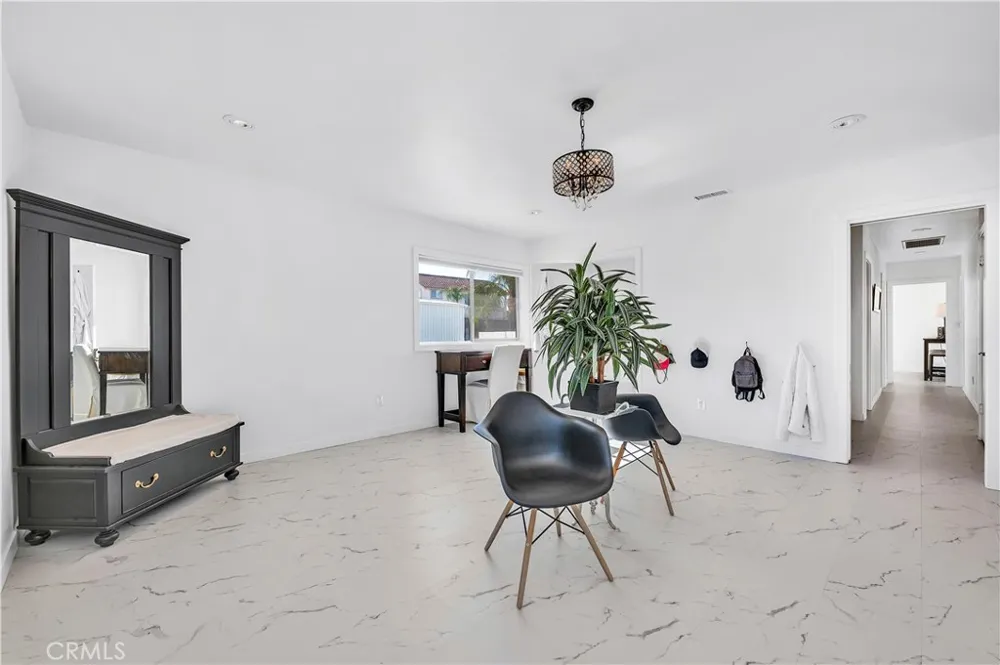 22475 Loch Lomond Drive Canyon Lake, CA 92587