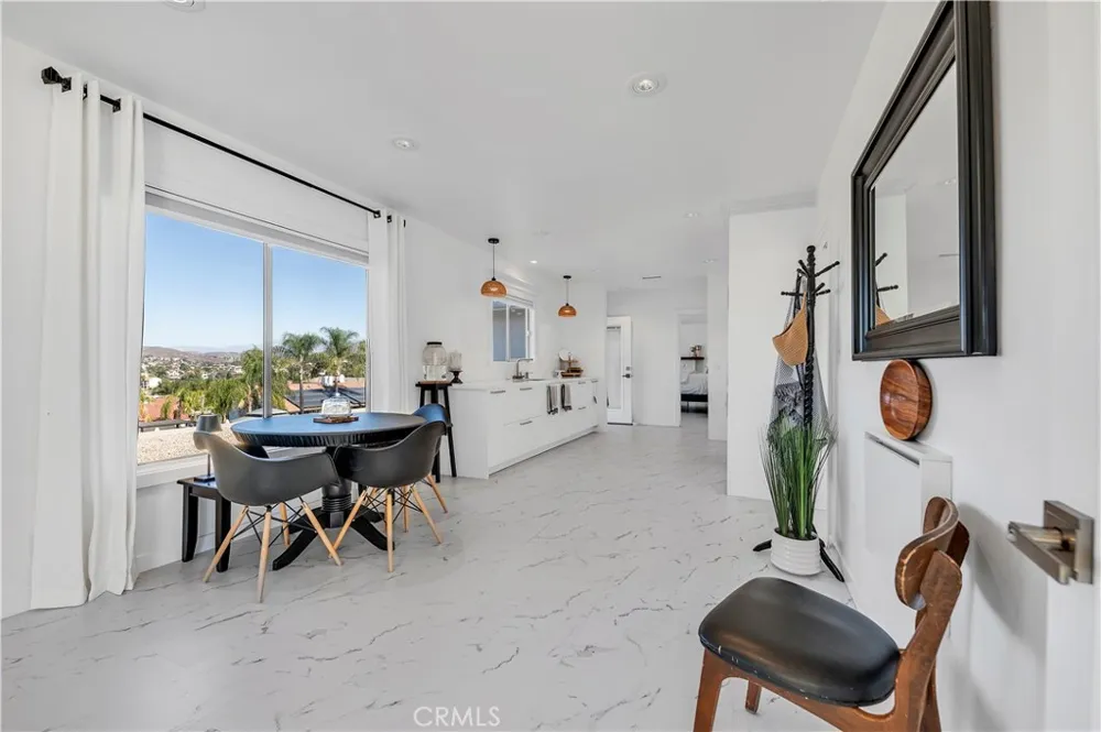 22475 Loch Lomond Drive Canyon Lake, CA 92587