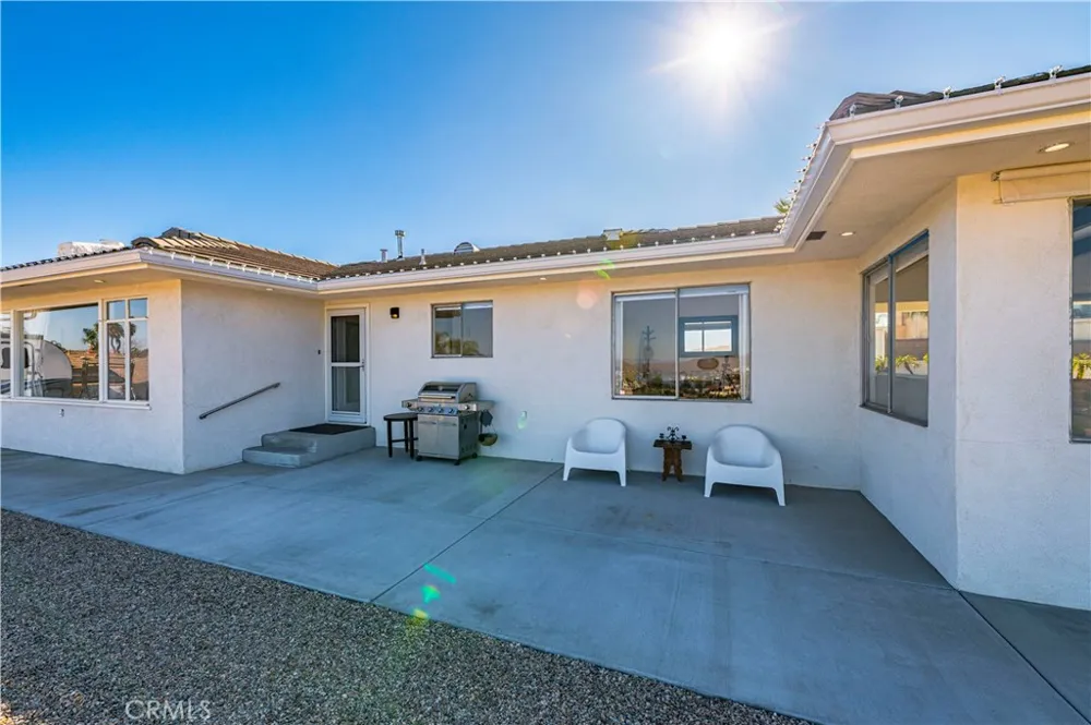 22475 Loch Lomond Drive Canyon Lake, CA 92587