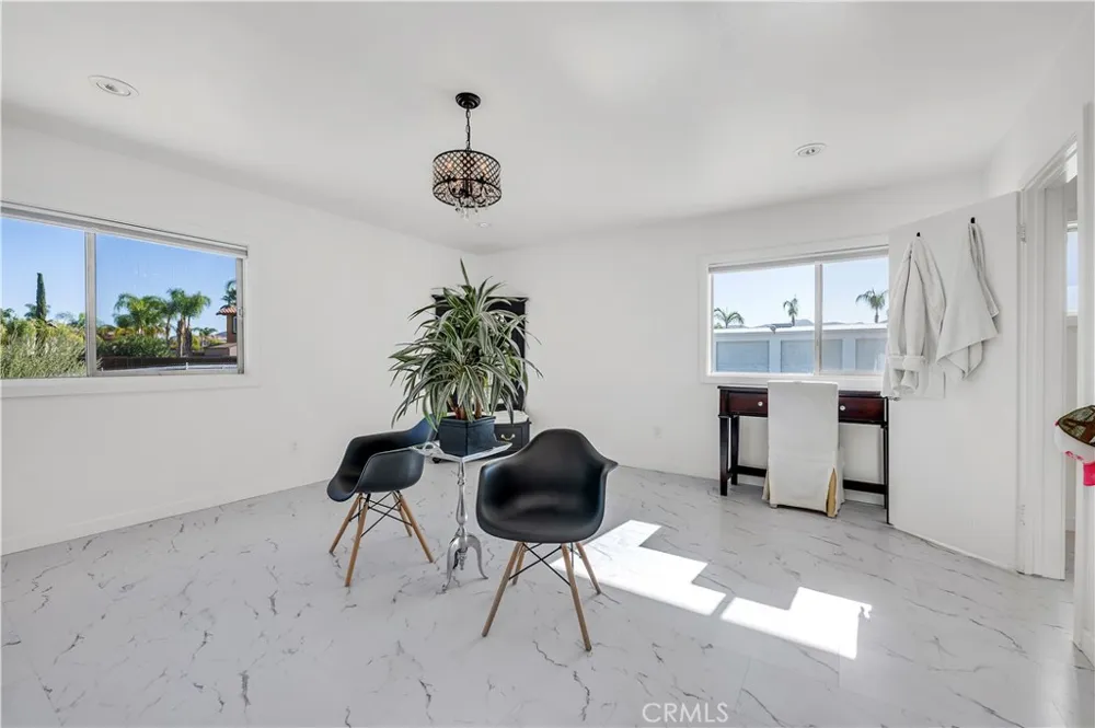 22475 Loch Lomond Drive Canyon Lake, CA 92587