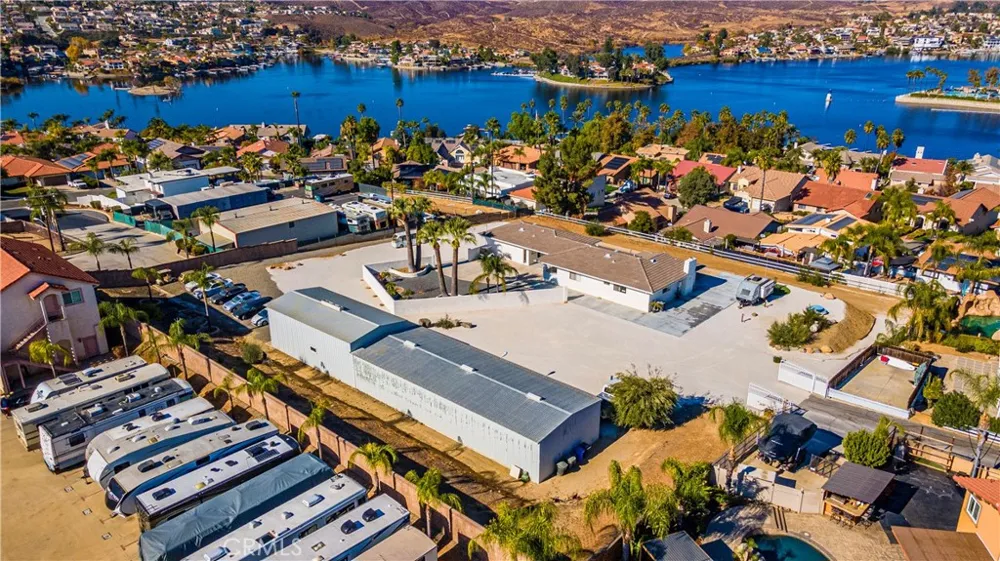 22475 Loch Lomond Drive Canyon Lake, CA 92587