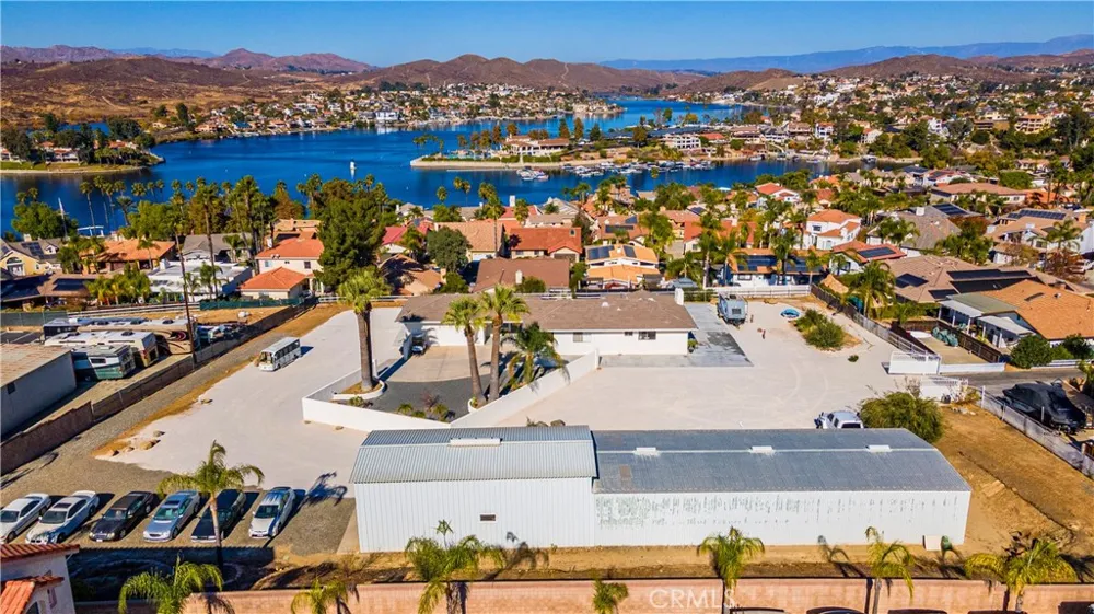 22475 Loch Lomond Drive Canyon Lake, CA 92587