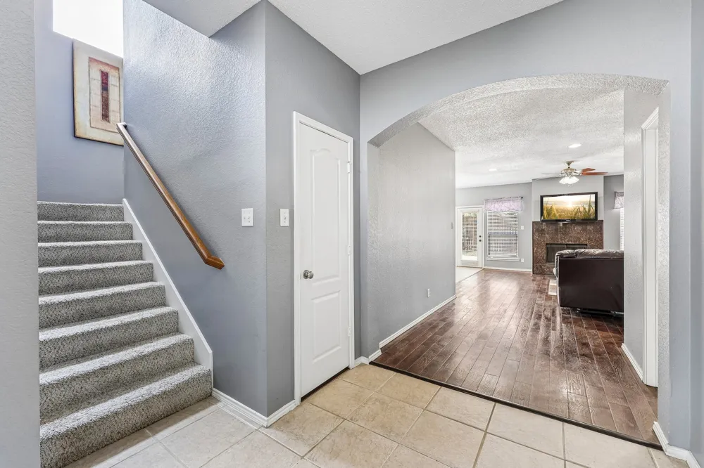 1910 Bentwood Court Grapevine, TX 76051