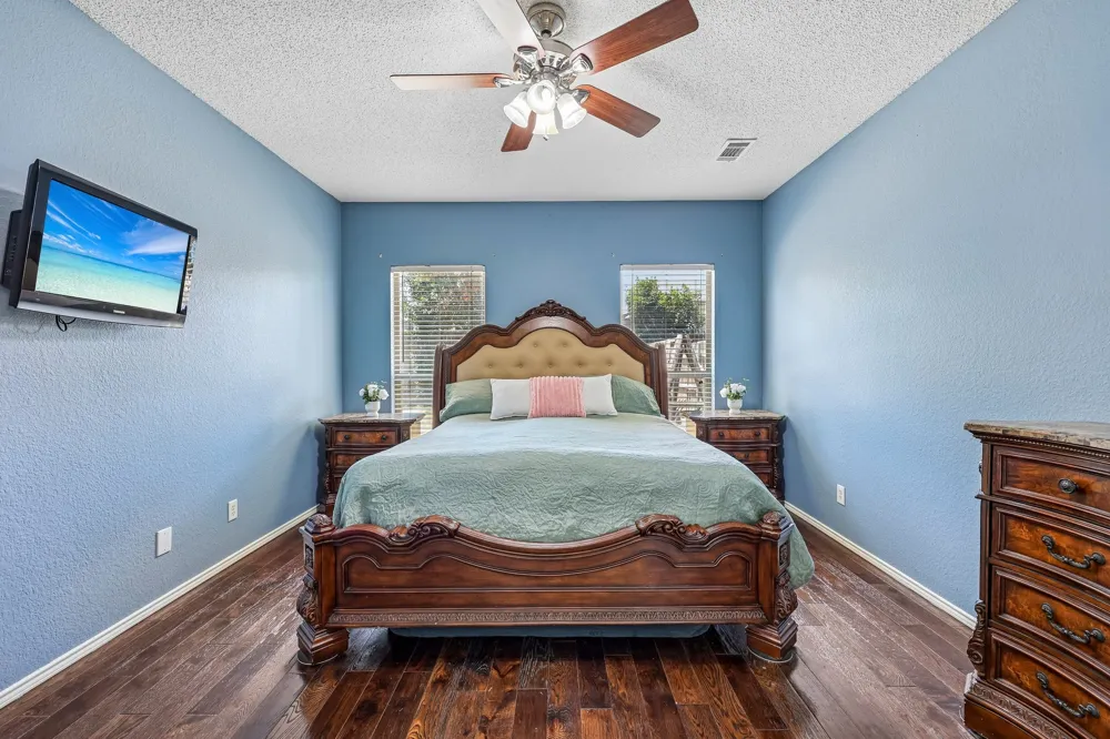 1910 Bentwood Court Grapevine, TX 76051