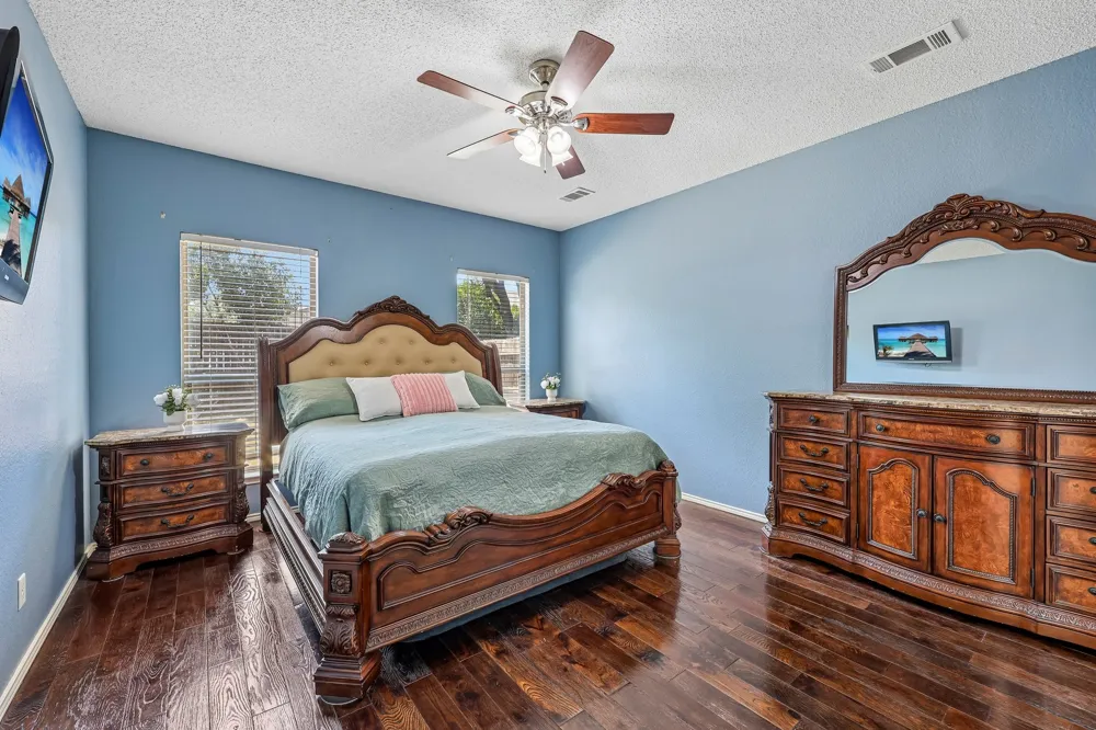 1910 Bentwood Court Grapevine, TX 76051