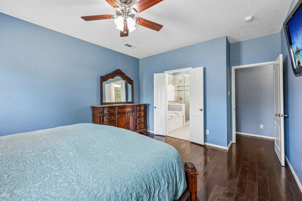 1910 Bentwood Court Grapevine, TX 76051