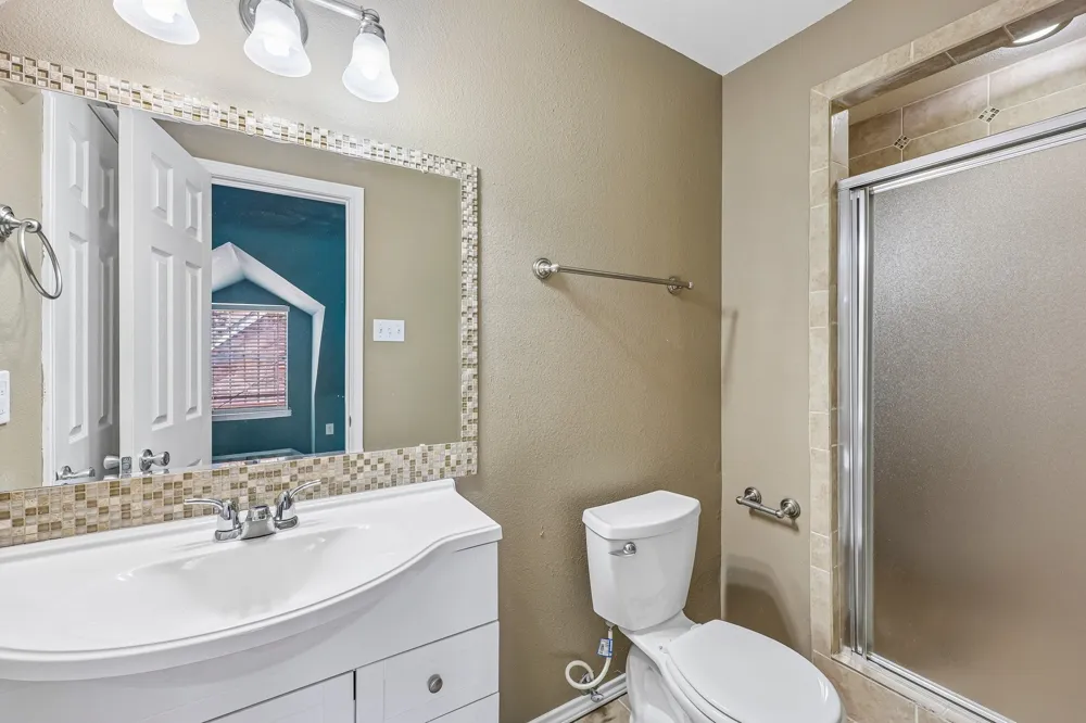 1910 Bentwood Court Grapevine, TX 76051