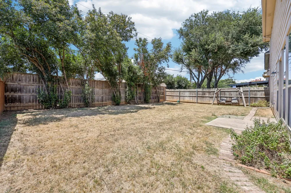 1910 Bentwood Court Grapevine, TX 76051