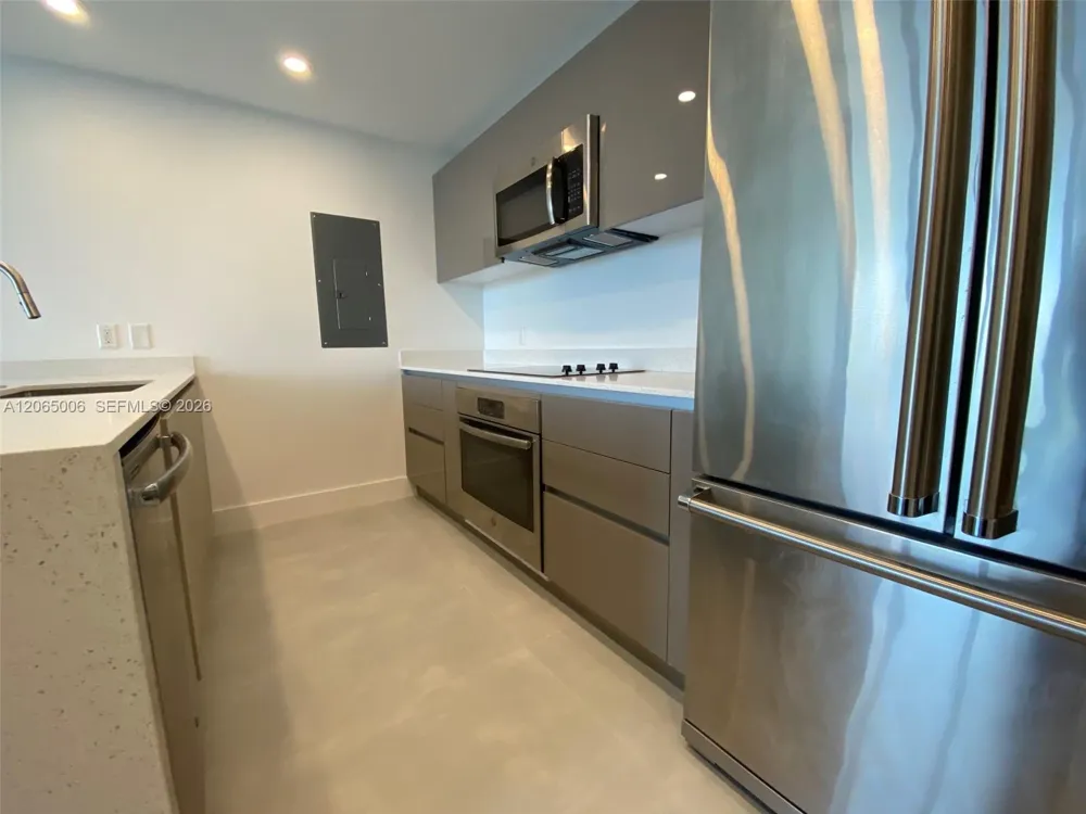 13800 Highland Dr #PH3 North Miami Beach, FL 33181
