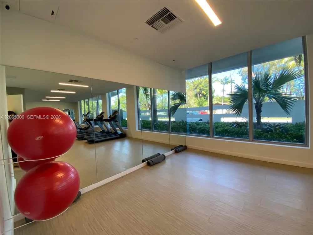 13800 Highland Dr #PH3 North Miami Beach, FL 33181
