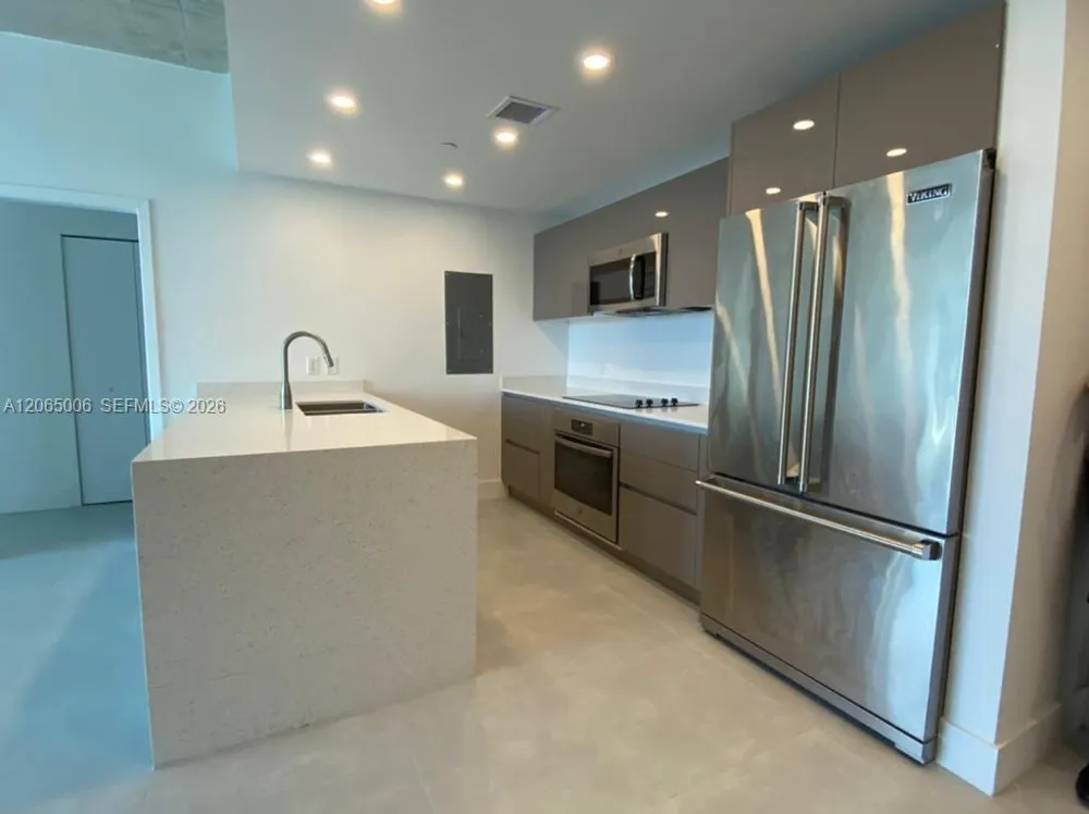 13800 Highland Dr #PH3 North Miami Beach, FL 33181
