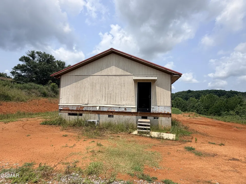 1665 Cosby Highway Newport, TN 37821