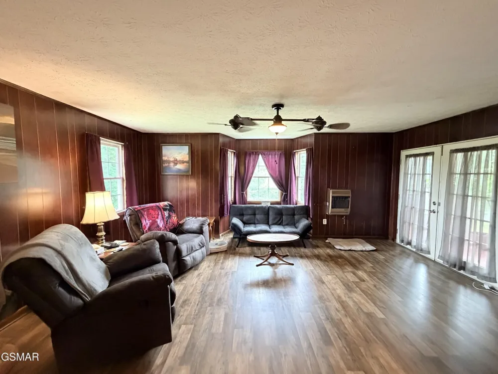 752 Warford Newport, TN 37821