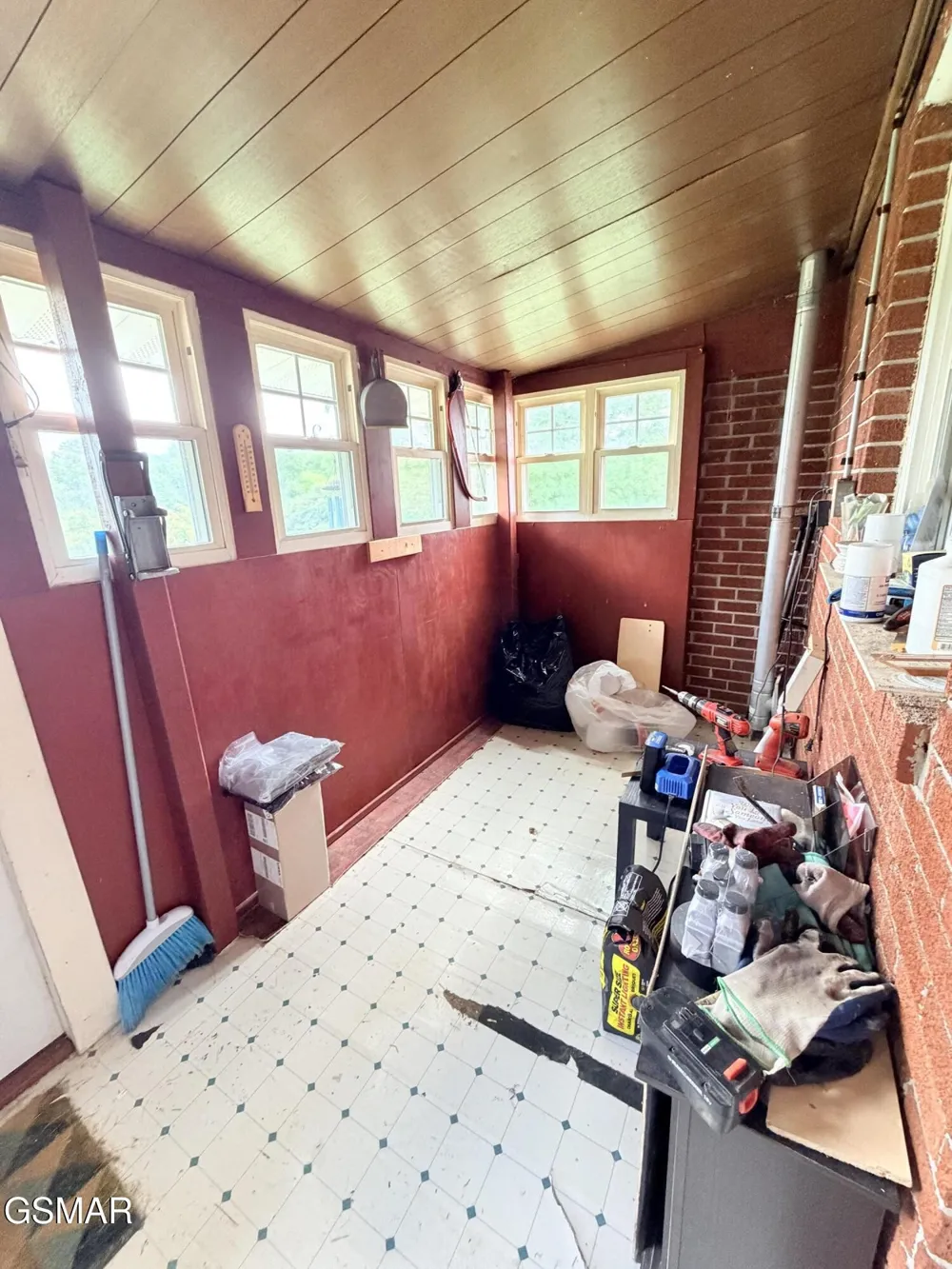 752 Warford Newport, TN 37821