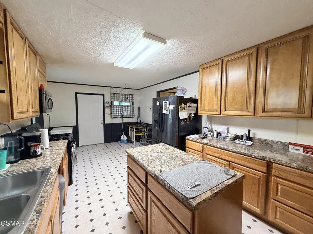 752 Warford Newport, TN 37821