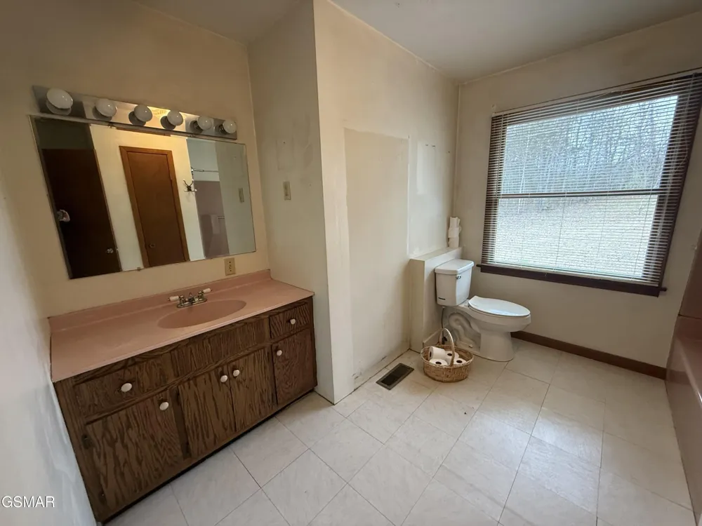 1342 Edwina Bridgeport Road Newport, TN 37821