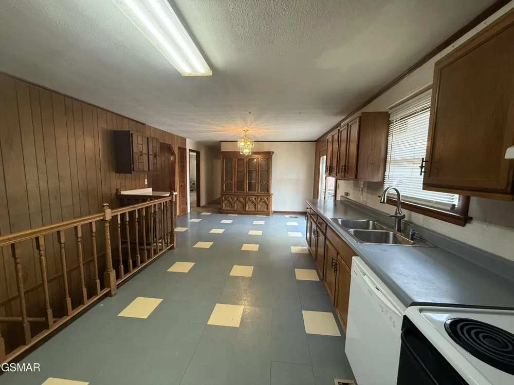 1342 Edwina Bridgeport Road Newport, TN 37821