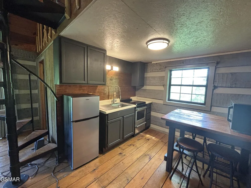 1450 Cabin Way Del Rio, TN 37727