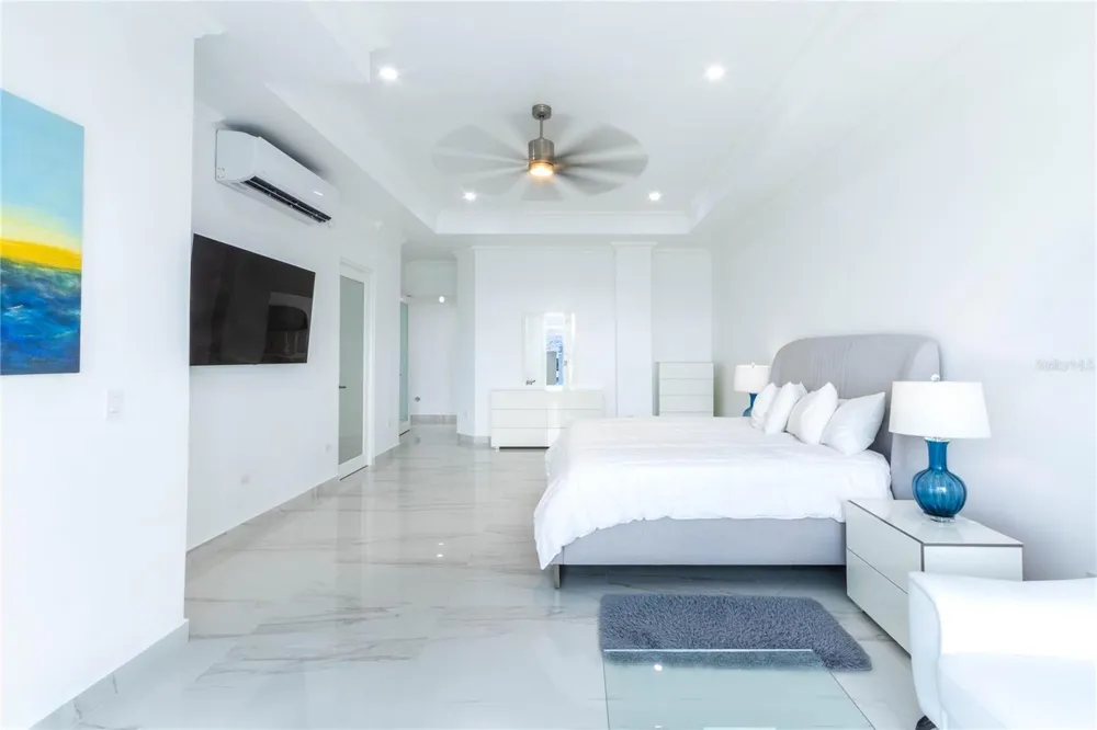 400 OCEAN DRIVE #453 Humacao, PR 00791