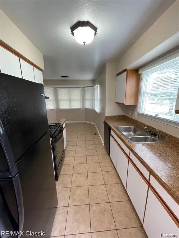 2191 MILFORD ROAD Highland Charter Township, MI 48357