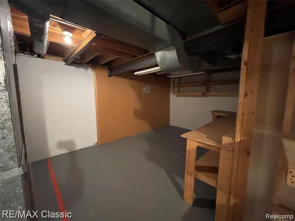 2191 MILFORD ROAD Highland Charter Township, MI 48357